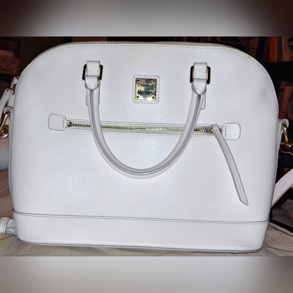 This is a Dooney and Bourke shoulder bag.